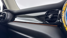 MINI Hatchback 1.5 Cooper Classic 3dr Auto [Comfort/Nav Pack] Petrol Hatchback